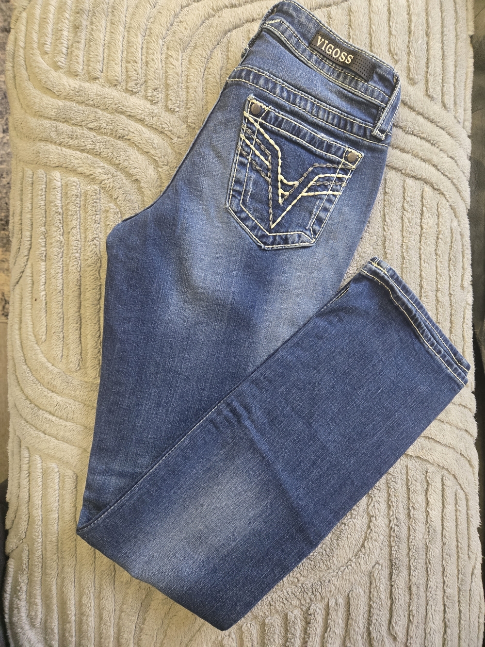 Vigoss Women's Medium Blue Slim Boot Jeans with Decorative Back Pocket Size 1/2